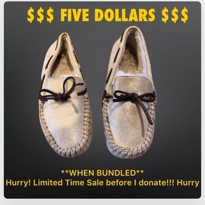 $5.00 When BUNDLED!!!!!✅Tan w/ hint of gold sparkle moccasin slippers